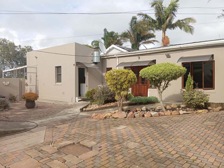 4 Bedroom Property for Sale in Walmer Eastern Cape